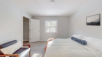 73 Barth Wy in Sanford, ME - Building Photo