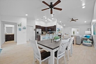 6075 Francis St in Jupiter, FL - Building Photo - Building Photo