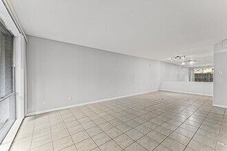 4627 Wild Indigo St in Houston, TX - Building Photo - Building Photo