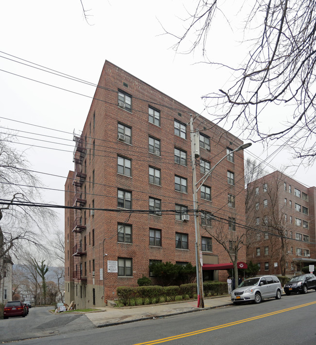 237 N Broadway in Yonkers, NY - Building Photo - Building Photo