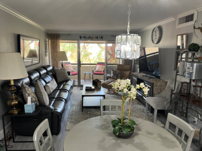 7625 E Camelback Rd in Scottsdale, AZ - Building Photo - Building Photo