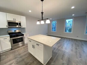 2725 N Drake Ave in Chicago, IL - Building Photo - Building Photo