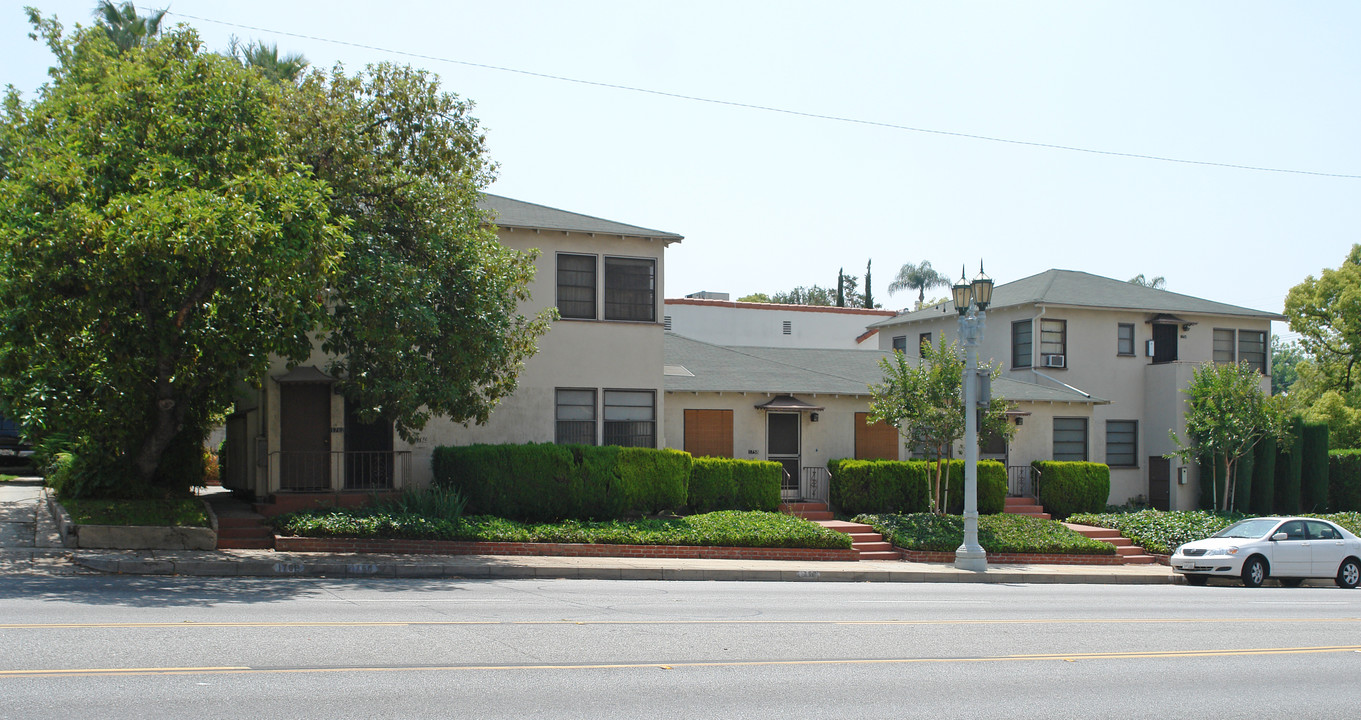 1754 N Lake Ave in Pasadena, CA - Foto de edificio