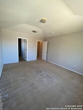 2118 Hollow Cir in San Antonio, TX - Building Photo - Building Photo