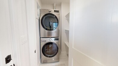 10 Brenton St, Unit 1 in Boston, MA - Building Photo - Building Photo