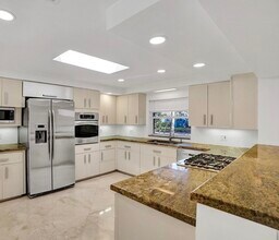20 NW 101st St in Miami Shores, FL - Building Photo - Building Photo