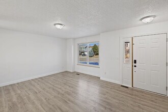 825 Hubbell Dr in Colorado Springs, CO - Building Photo - Building Photo