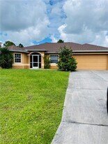 825 Sunrise Blvd in Lehigh Acres, FL - Building Photo