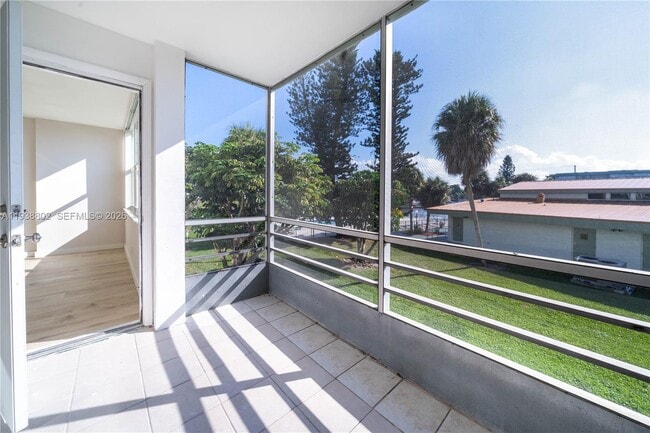 2731 Taft St in Hollywood, FL - Building Photo - Building Photo