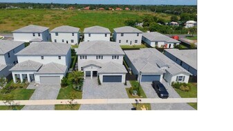 16144 SW 148th Pl in Miami, FL - Building Photo