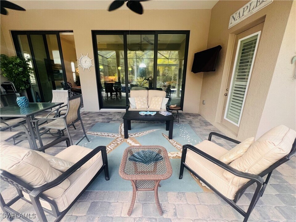 6574 Amarone Ln in Naples, FL - Building Photo