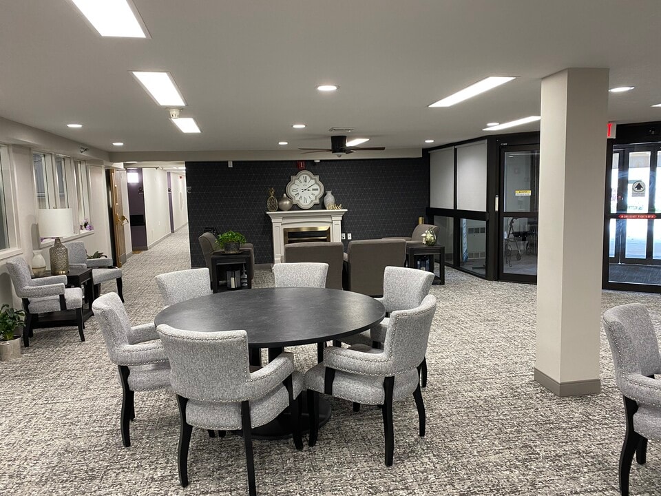 Luther Park Apartments in Des Moines, IA - Foto de edificio