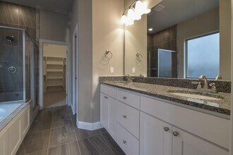 4700 SW Birmingham St in Bentonville, AR - Building Photo - Building Photo
