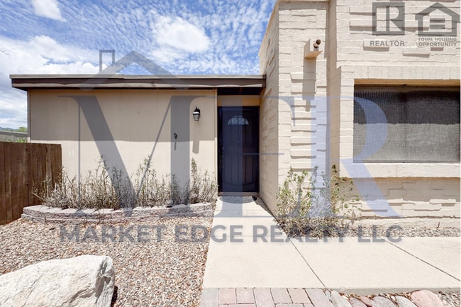2124 N Calle de la Cienega in Tucson, AZ - Building Photo - Building Photo