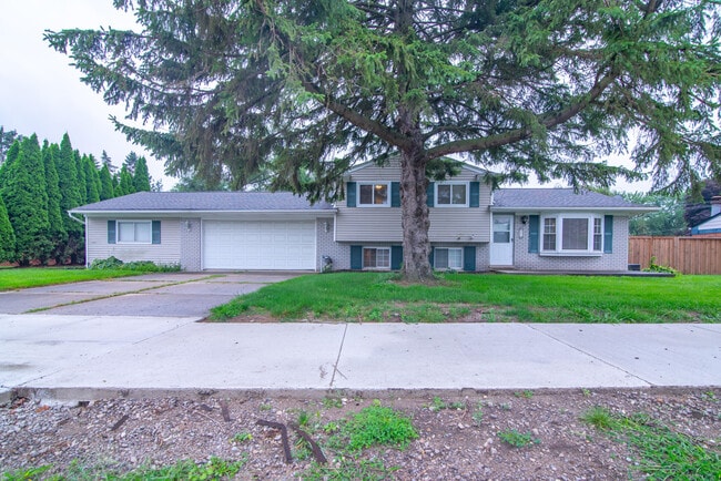 property at 40611 W 10 Mile Rd