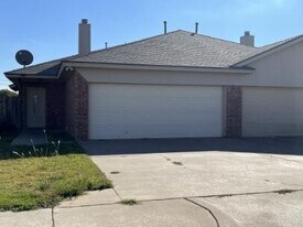 5707 Fordham St in Lubbock, TX - Building Photo