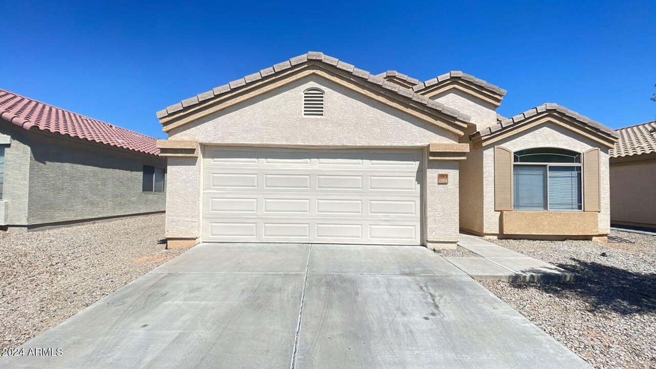 10618 W Nez Perce St in Tolleson, AZ - Building Photo