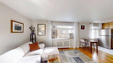 1190 Clermont St in Denver, CO - Building Photo - Building Photo