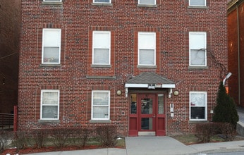 71-73 Garden St in Poughkeepsie, NY - Foto de edificio - Building Photo