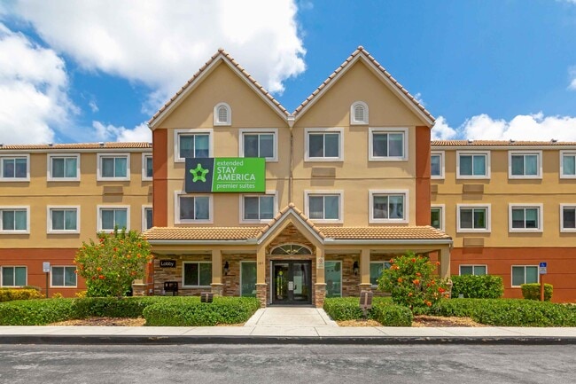 Furnished Studio-Miami - Airport - Miami S in Miami Springs, FL - Building Photo - Building Photo