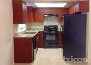 9304 N Elmer St in Tampa, FL - Foto de edificio - Building Photo