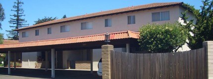 4337-4352 Elvira Pl in Castro Valley, CA - Foto de edificio - Building Photo