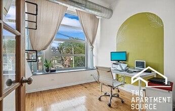 2416 W North Ave, Unit 3R in Chicago, IL - Foto de edificio - Building Photo