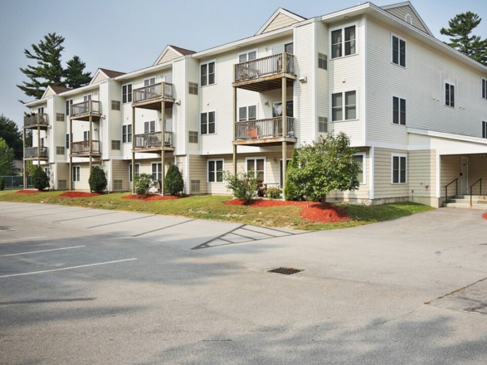 Dunn&#39;s Bridge Apartments in Dover, NH - Building Photo