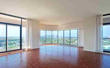1701 Hermann Dr in Houston, TX - Building Photo - Building Photo