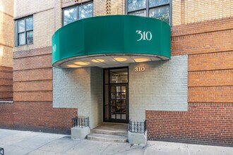 310-322 E 75th St in New York, NY - Foto de edificio - Building Photo