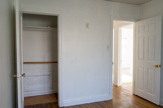 1720 W Gage Ave-Unit -1720 1/2 in Los Angeles, CA - Building Photo - Building Photo