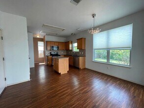 10520 Dunham Forest Rd in Austin, TX - Building Photo - Building Photo