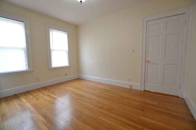 74 Hunnewell Ave in Boston, MA - Building Photo - Building Photo