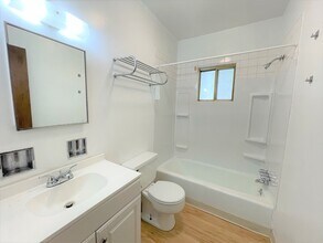 6350 Forward Ave, Unit Unit 16 in Pittsburgh, PA - Foto de edificio - Building Photo