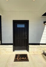 11840 E Gate Dr in Willis, TX - Building Photo - Building Photo