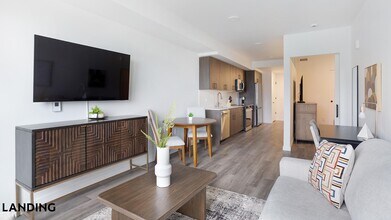 8511 15th Ave NW, Unit 303 in Seattle, WA - Building Photo - Building Photo