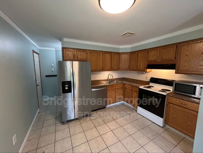 2700 Sutton Ave in Dayton, OH - Foto de edificio - Building Photo