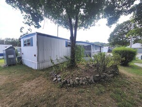 239 Ayer Rd in Littleton, MA - Building Photo - Building Photo