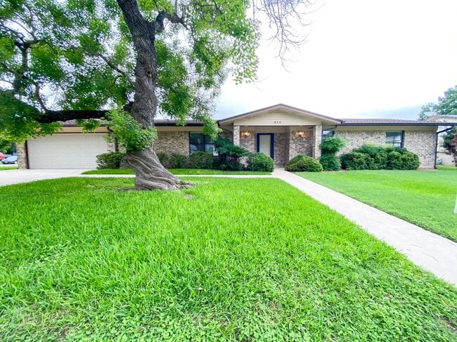 property at 610 Creek Dr
