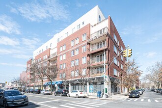 331-339 Kings Hwy in Brooklyn, NY - Foto de edificio - Building Photo