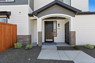 6238 S Astrantia Ln in Boise, ID - Building Photo