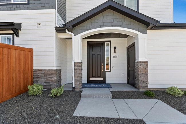 property at 6238 S Astrantia Ln