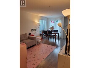 500 Royal Ave in New Westminster, BC - Building Photo - Building Photo