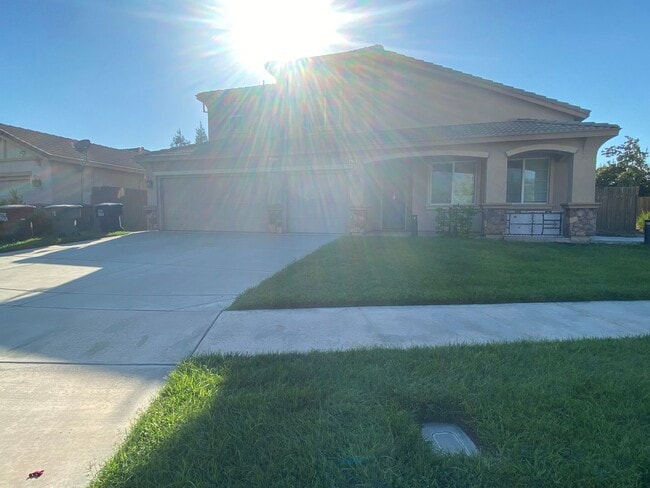4227 S Fontana St in Visalia, CA - Building Photo - Building Photo