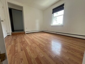 2465 Grand Ave in Bellmore, NY - Building Photo - Building Photo