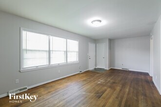 8310 Kentucky Ave in Raytown, MO - Building Photo - Building Photo