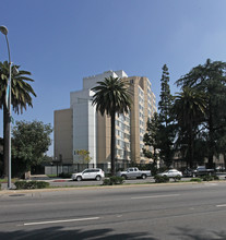 Fickett Towers in Van Nuys, CA - Building Photo - Building Photo