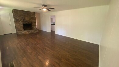 1018 Towering Oaks Dr in Jacksonville, AR - Building Photo - Building Photo