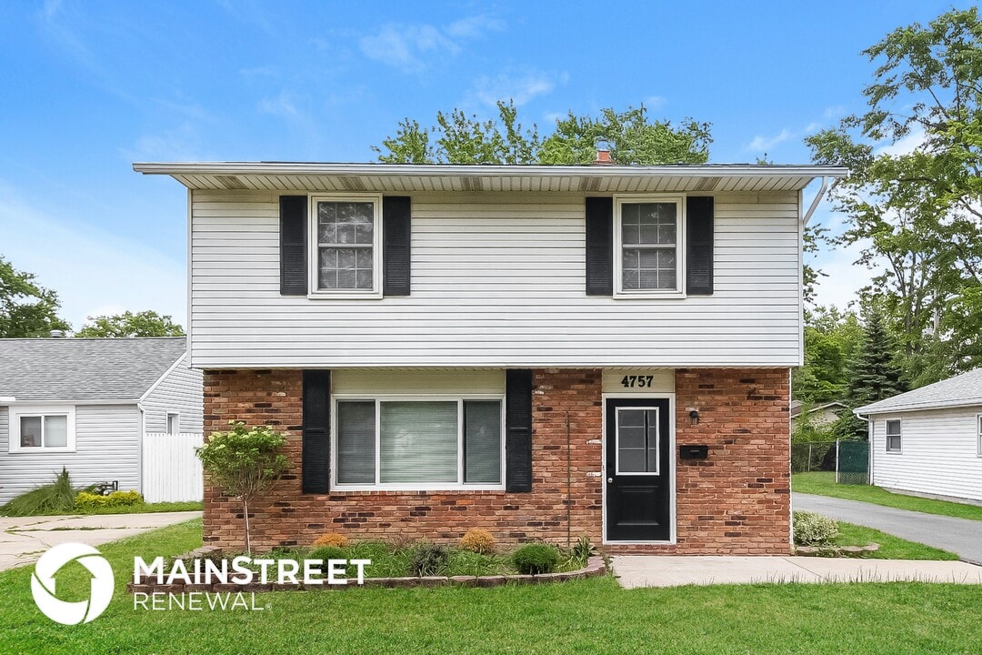 4757 Orchard Rd in Mentor, OH - Building Photo