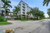 2421 NE 65th St in Fort Lauderdale, FL - Building Photo - Building Photo